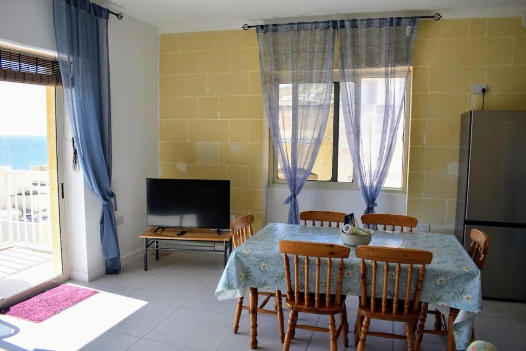 Seaview 2-Bedroom Apartment In Xlendi Esterno foto