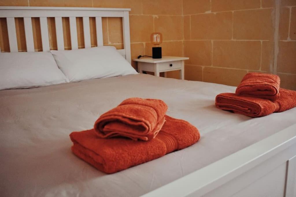 Seaview 2-Bedroom Apartment In Xlendi Esterno foto